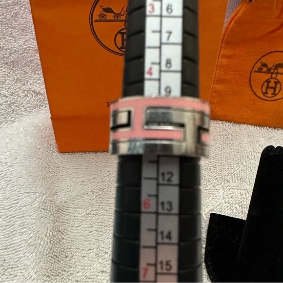 Hermes Enamel Arcane Moveable H Ring Size 5 - Picture 5 of 10